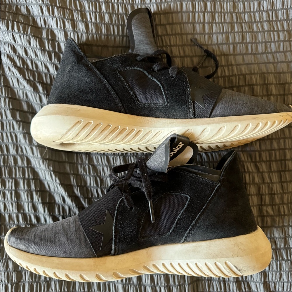 Adidas Tubular Sz 6